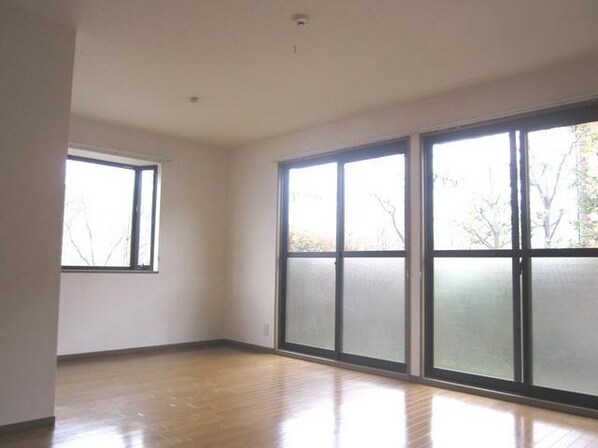 ロイヤルガーデン壱~七番館の物件内観写真